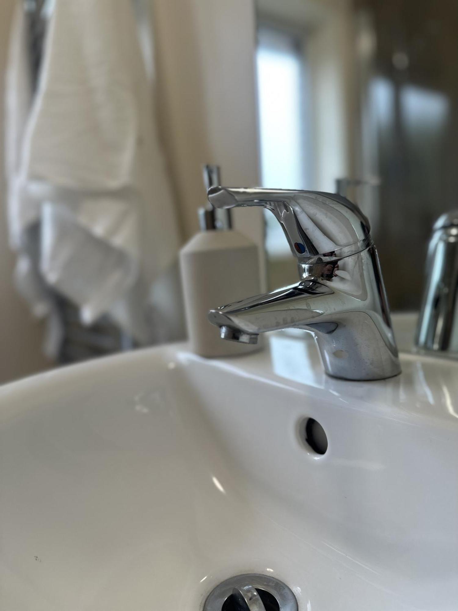 2 Bdr City Centre Apartment With Parking Κάρντιφ Εξωτερικό φωτογραφία