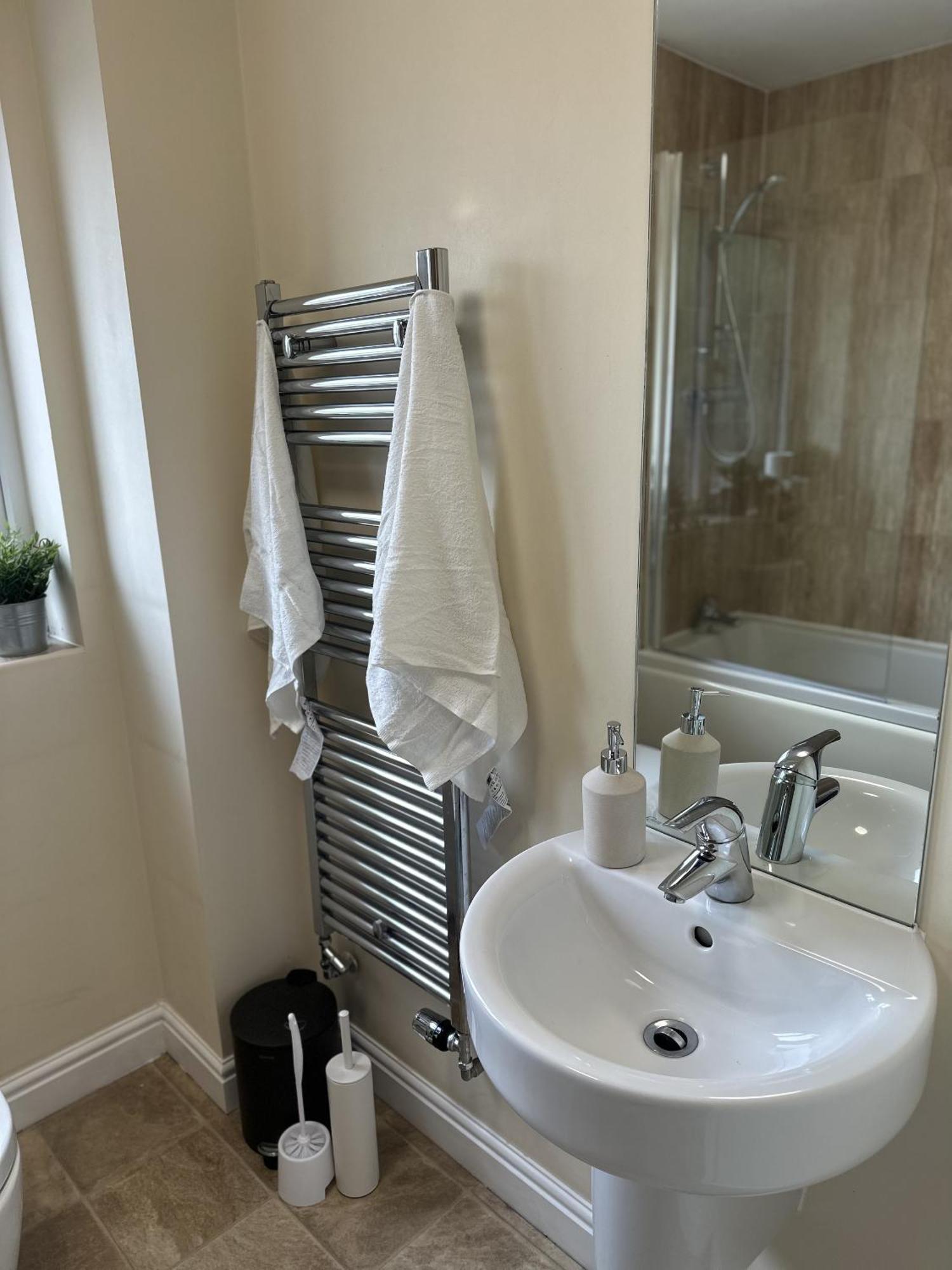 2 Bdr City Centre Apartment With Parking Κάρντιφ Εξωτερικό φωτογραφία